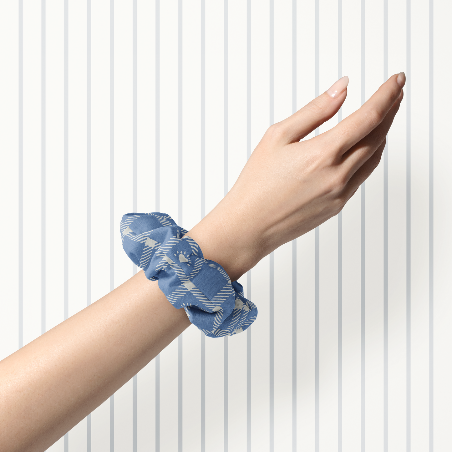 SI Heart Sparks Scrunchie